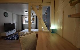 STUDIO dans le COEUR HISTORIQUE (WIFI et GARE)